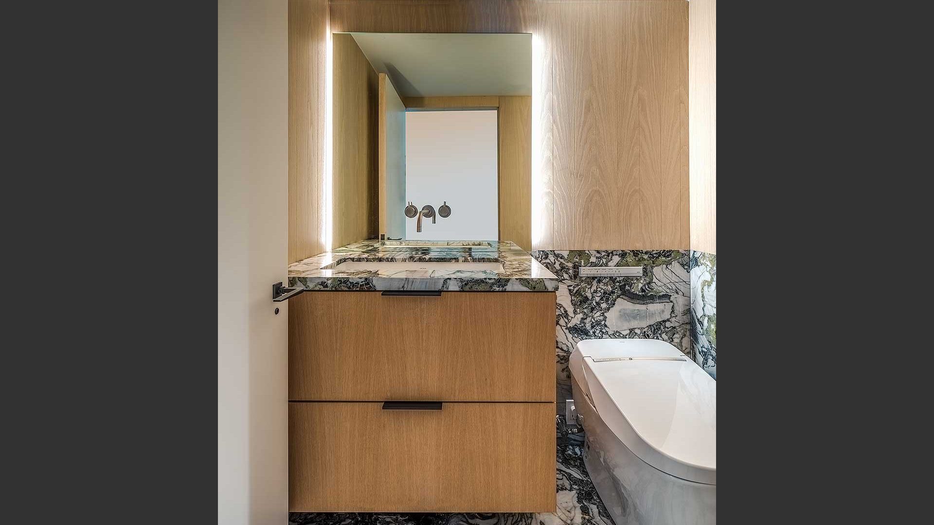 401BrightonCondo_009