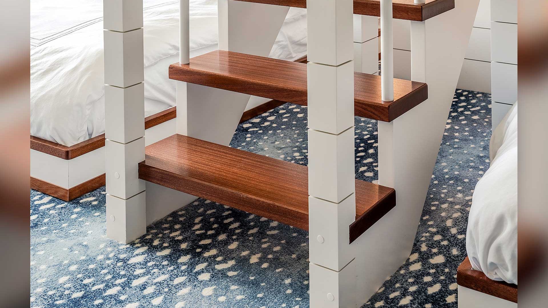 Custom-Millwork-by-Woolems-Sun-and-Surf-Unit-505_036